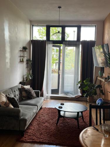 Greenhithe Apartment | Bright, Spacious, Newly Renovated Apartment