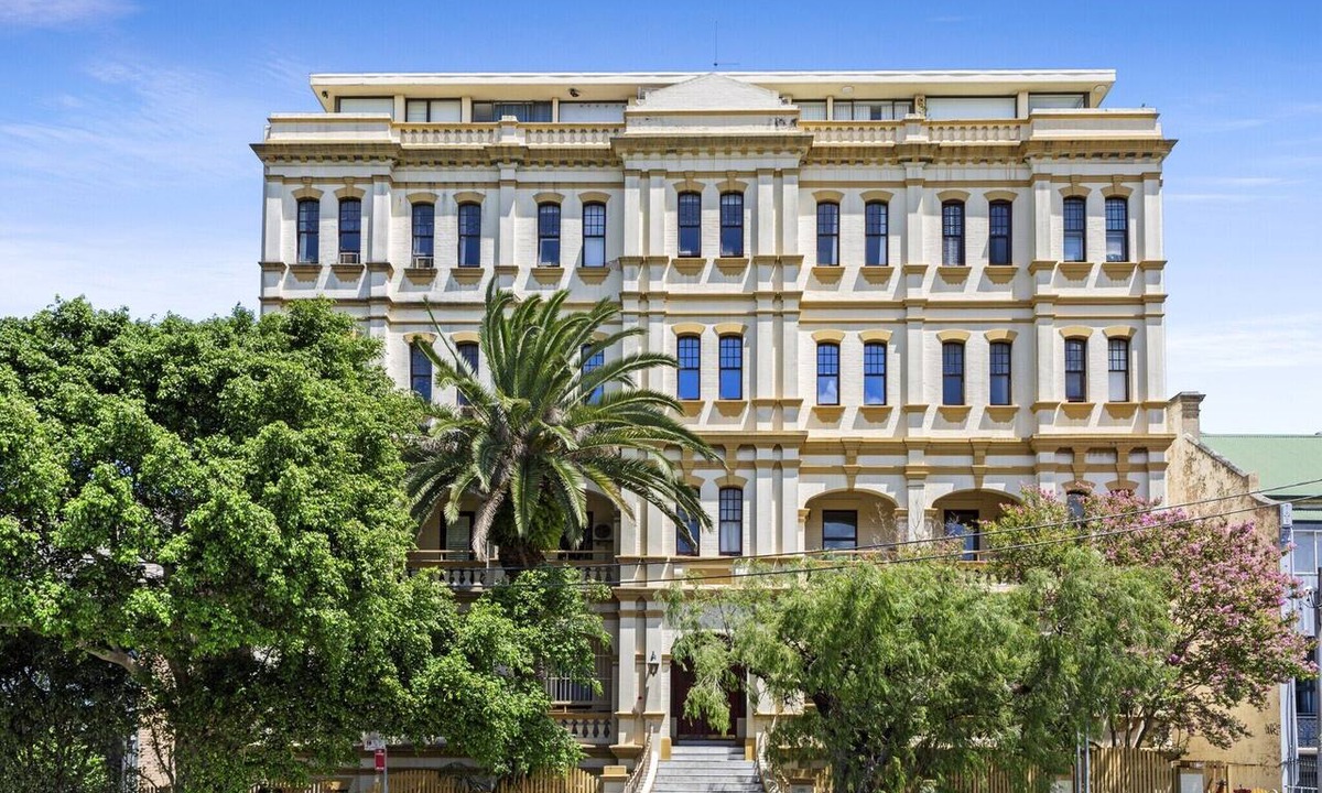 Surry Hills Apartment | Bright & Spacious Surry Hills Apartment