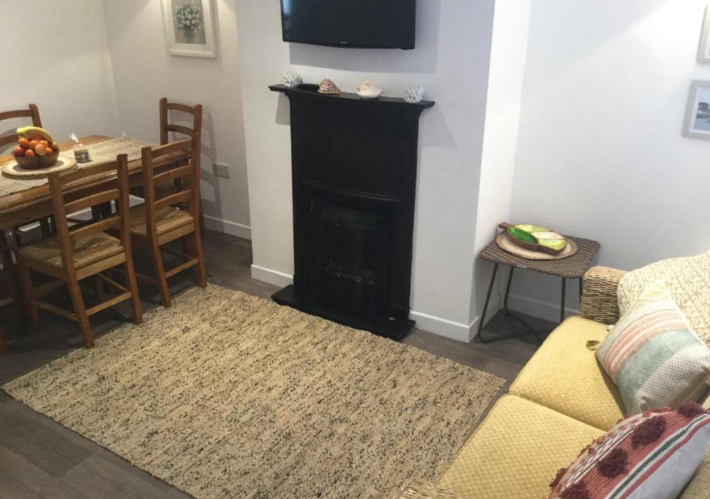 Bont Newydd Apartment | Bright spacious townhouse