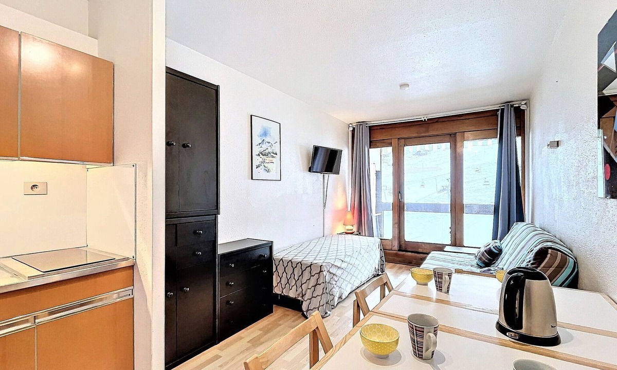 Le Corbier Apartment | Bright studio in the center with balcony