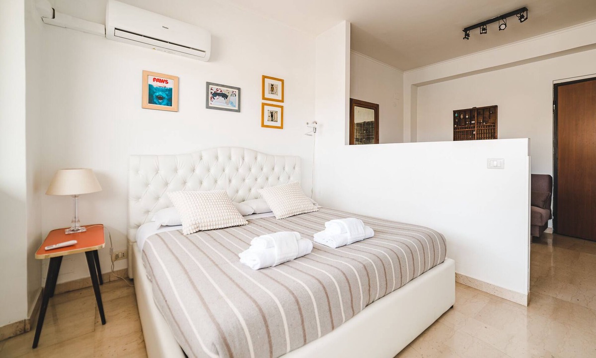 Quartiere XI Portuense Apartment | Bright studio in Trastevere/ponte Testaccio