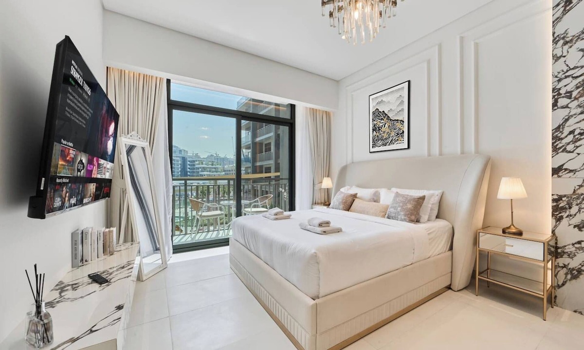 Al Barsha Apartment | Bright Studio Retreat | Floarea Residence Arjan
