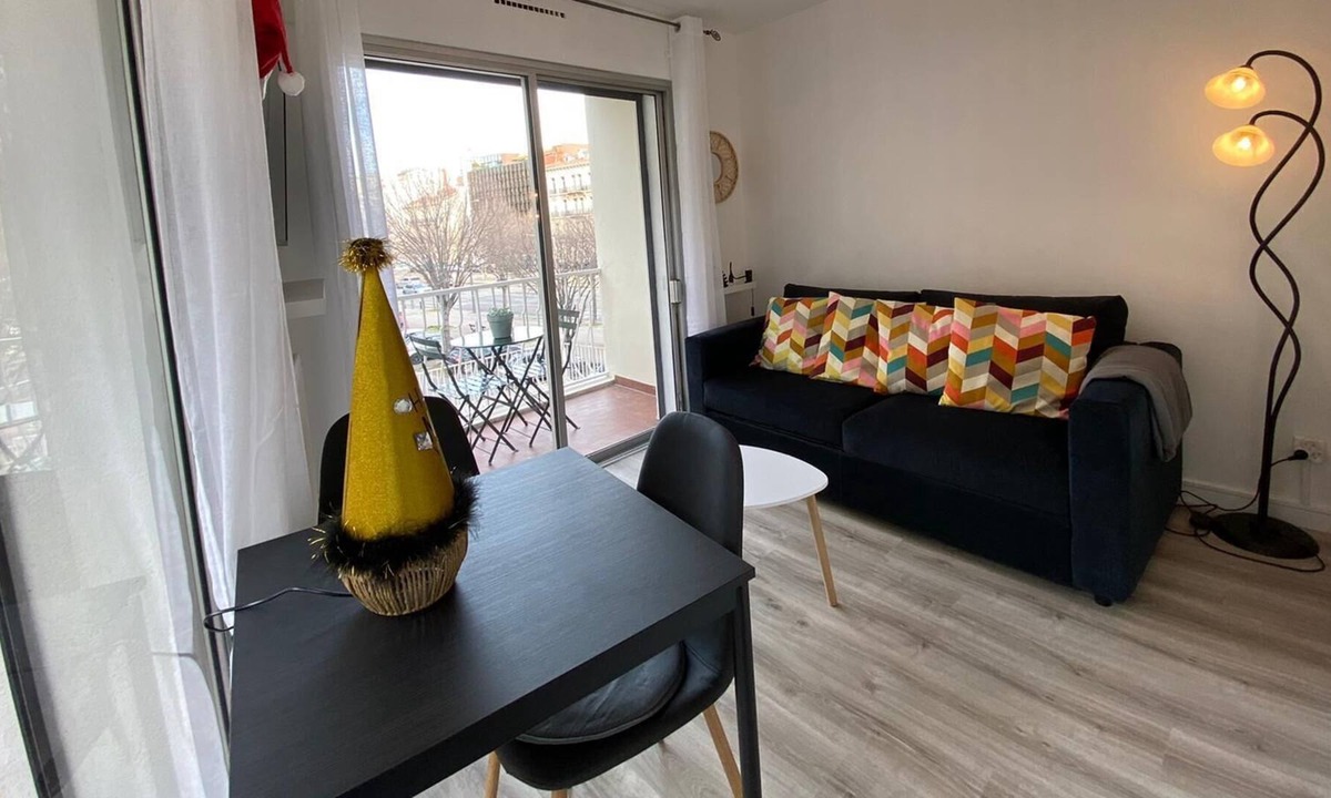 Prado-Perier Apartment | Bright studio with double exposure on the Prado