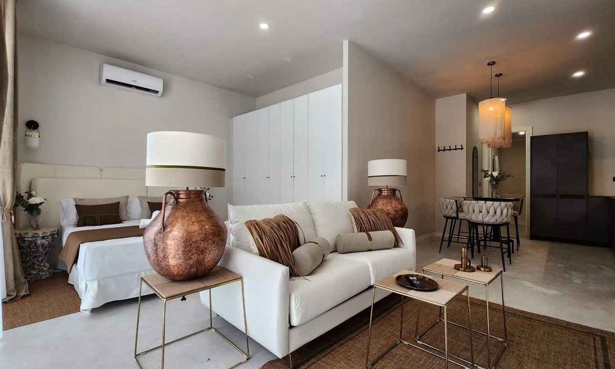 Quatre Carreres Apartment | Bright studio with Wi-Fi and air conditioning in Valencia