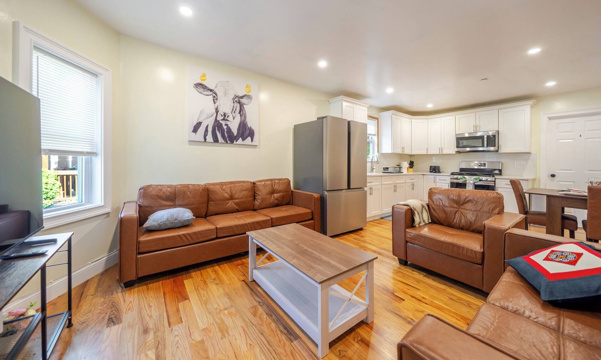 Dorchester Apartment | Bright & Stylish 4BR Apt Boston Getaway w/Free Parking & Pet-Friendly 27