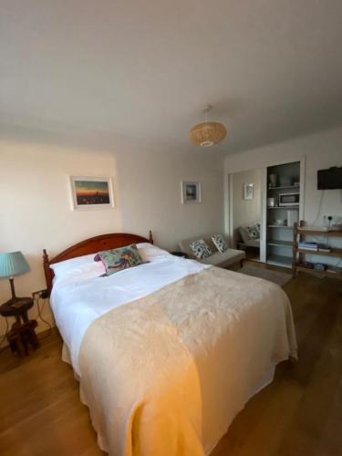 Whitstable House | Bright Suite