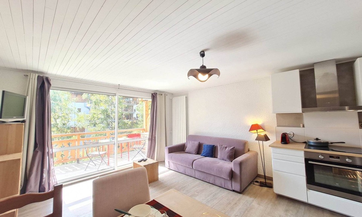 Venosc Apartment | Bright Third-Floor Apartment