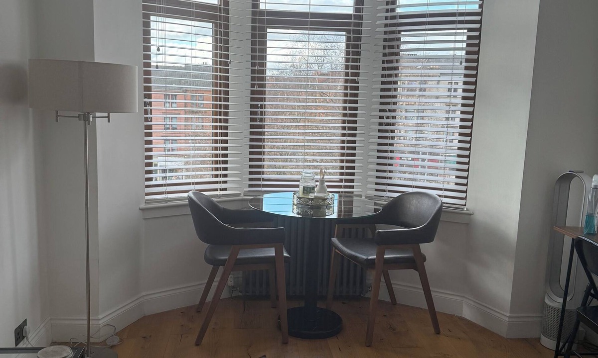 Partick Apartment | Bright West End Flat | 3-Min Walk to Subway | Park Views
