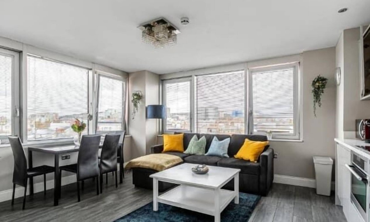 Brighton City Centre Apartment | Brighton Lanes Residence | Spacious by the Sea