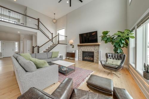 Plainfield House | Bring the Family! Suburban Gem in Plainfield