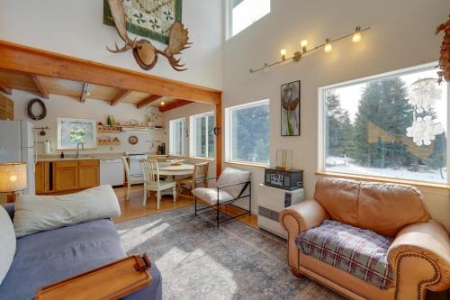 Diamond Ridge House | Bring Your Pets! Secluded Homer Escape w/Deck