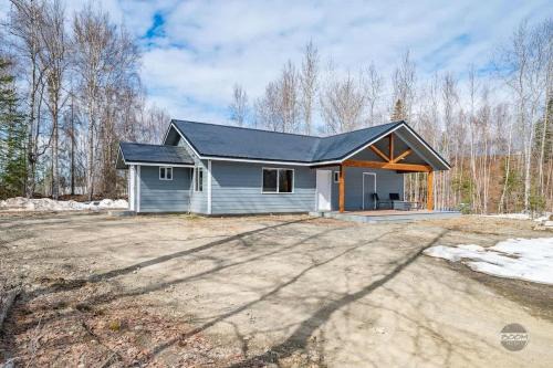 Big Lake House | Bring Your Snow Machine - Minutes from Big Lake