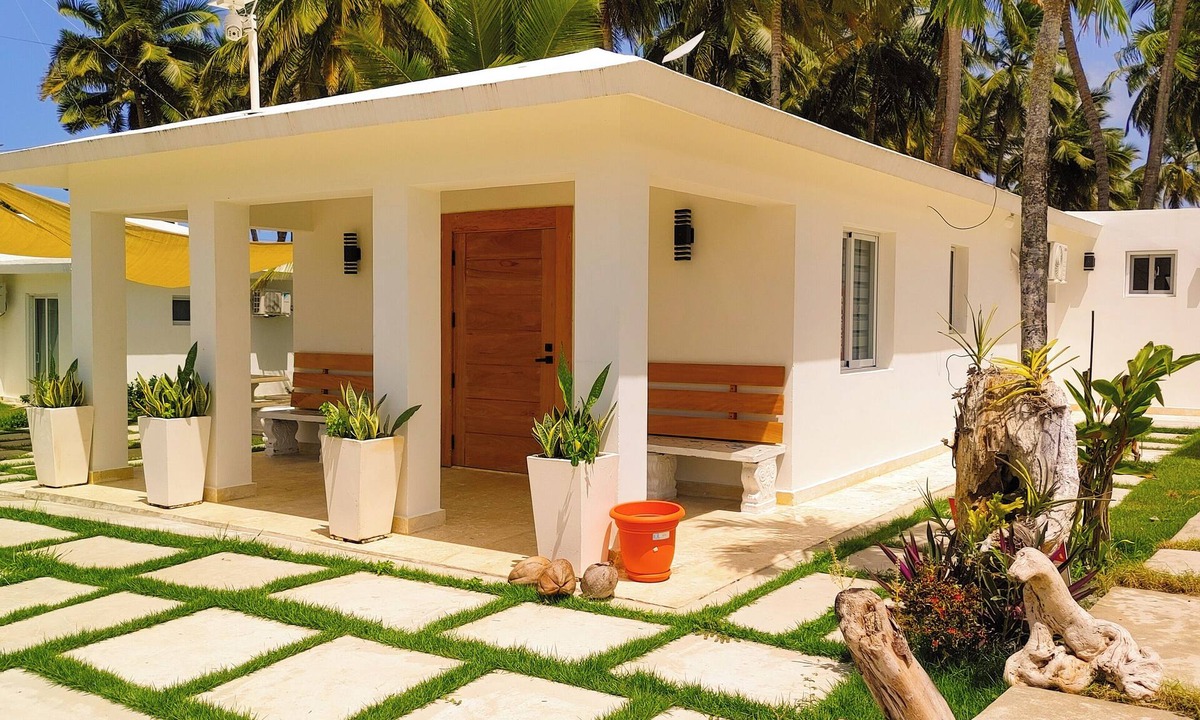 Los Brazos Villa | Brisa Atlántico 2-bedroom in brilliant La Boca with AC, WiFi on secluded beach