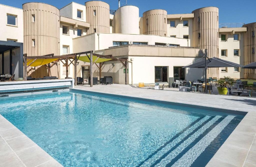 Saint-Sylvain-d'Anjou Hotel | Brit Hotel Angers Parc Expo - L'Acropole