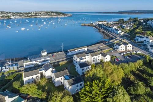 Instow Apartment | Broadwaters - 2 bed waterfront apartment in Instow