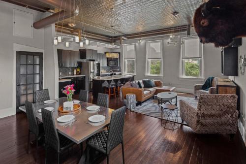 Siloam Springs Apartment | Broadway Luxe Loft