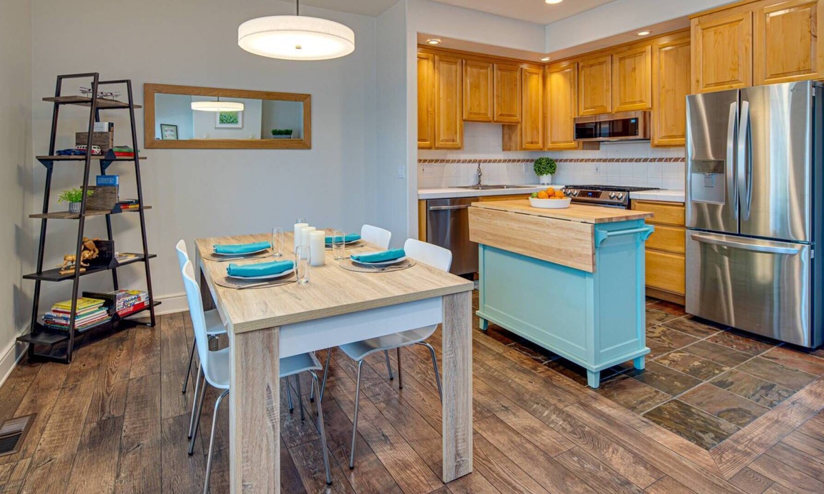 Broken Top Condo | Broken Top Home. 2 King Master Suites, Fireplace, Garage, Deck. 20 Min to Mt Bachelor. 1 Gig WiFi.