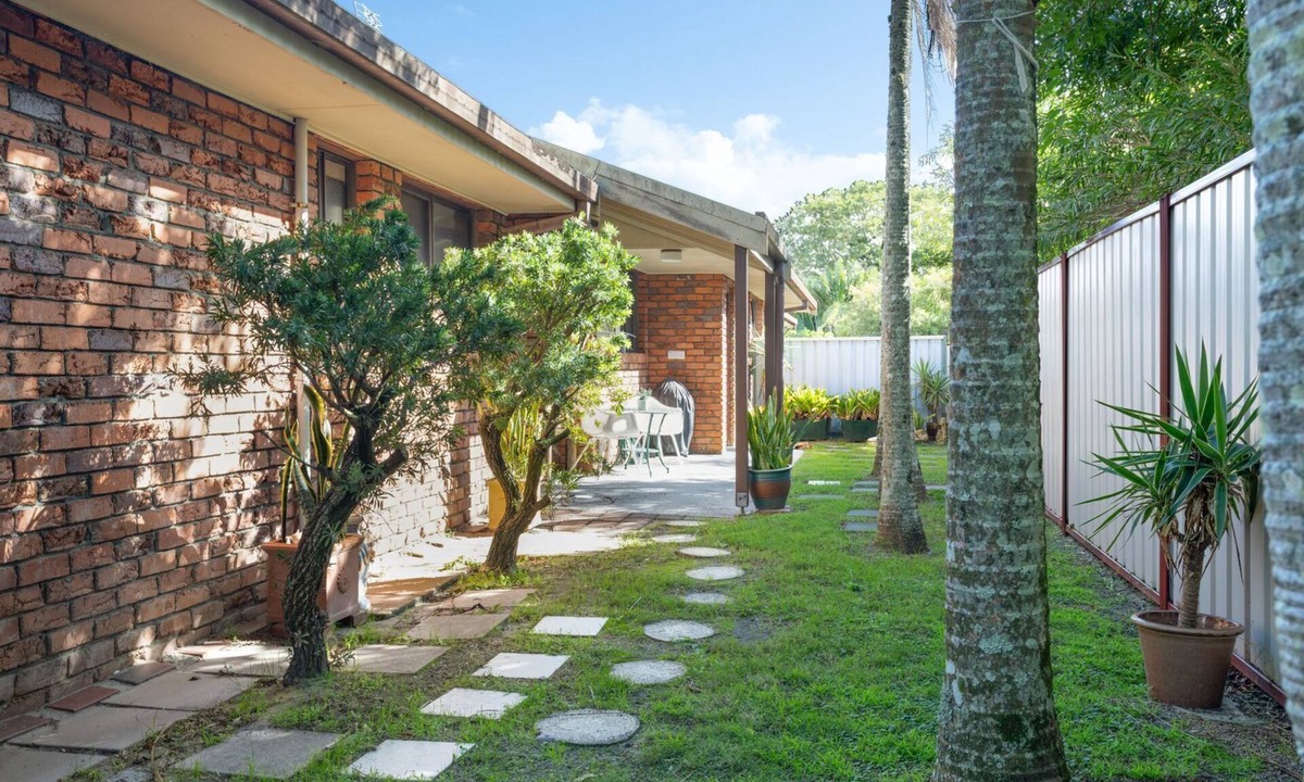 Iluka Apartment | Bromeliads Bring your pets