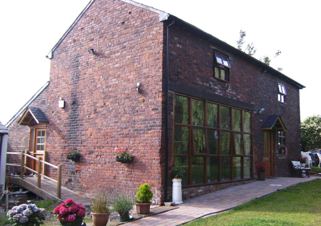 Speke Bed & Breakfast | Brook Barn B&B