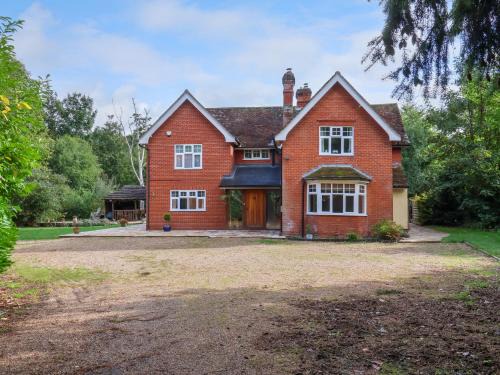 Ipswich House | Brook Lodge