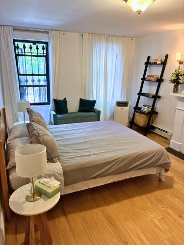 Bedford-Stuyvesant House | Brooklyn - Bed-Stuy - Spacious Private 2BR Apartment