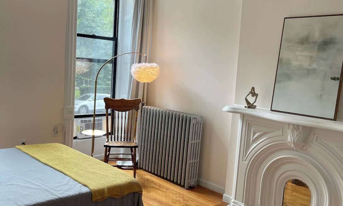 Bedford-Stuyvesant Apartment | Brooklyn shoebox studio apartment!