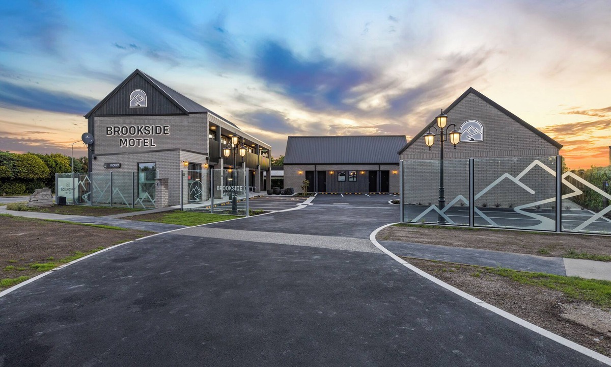 Rolleston Hotel | Brookside Motel