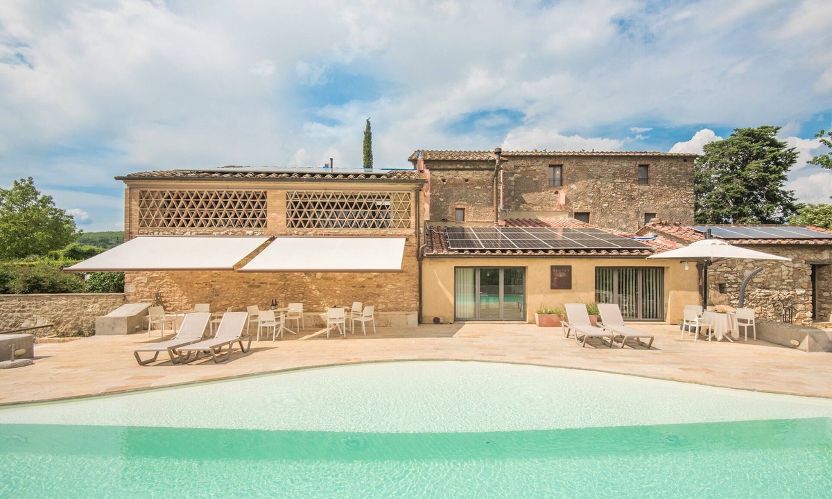 Simignano Apartment | 'Brotes Appartamento Ciliegio' Apartment with Shared Pool, Wi-Fi and Air Conditioning