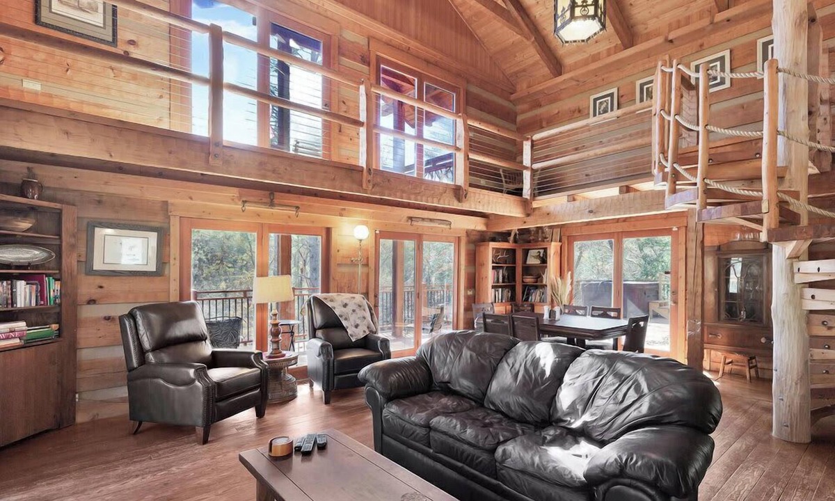 Salem House | Brower Drive Escape: Spacious 5BR home in Salem, perfect for family getaways!