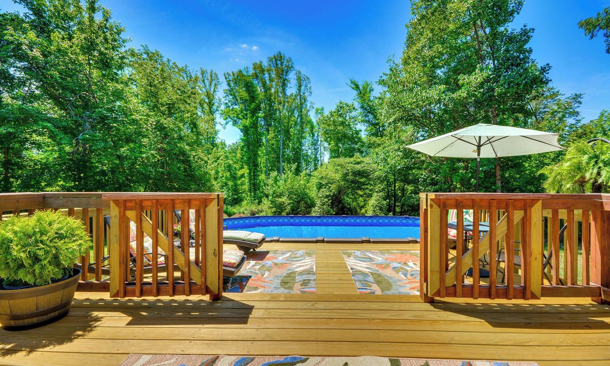 Browns Summit Cottage | Browns Summit Vacation Rental w/Fire Pit!
