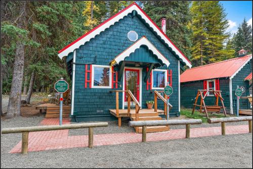 McCall Hotel | Brundage Bungalows