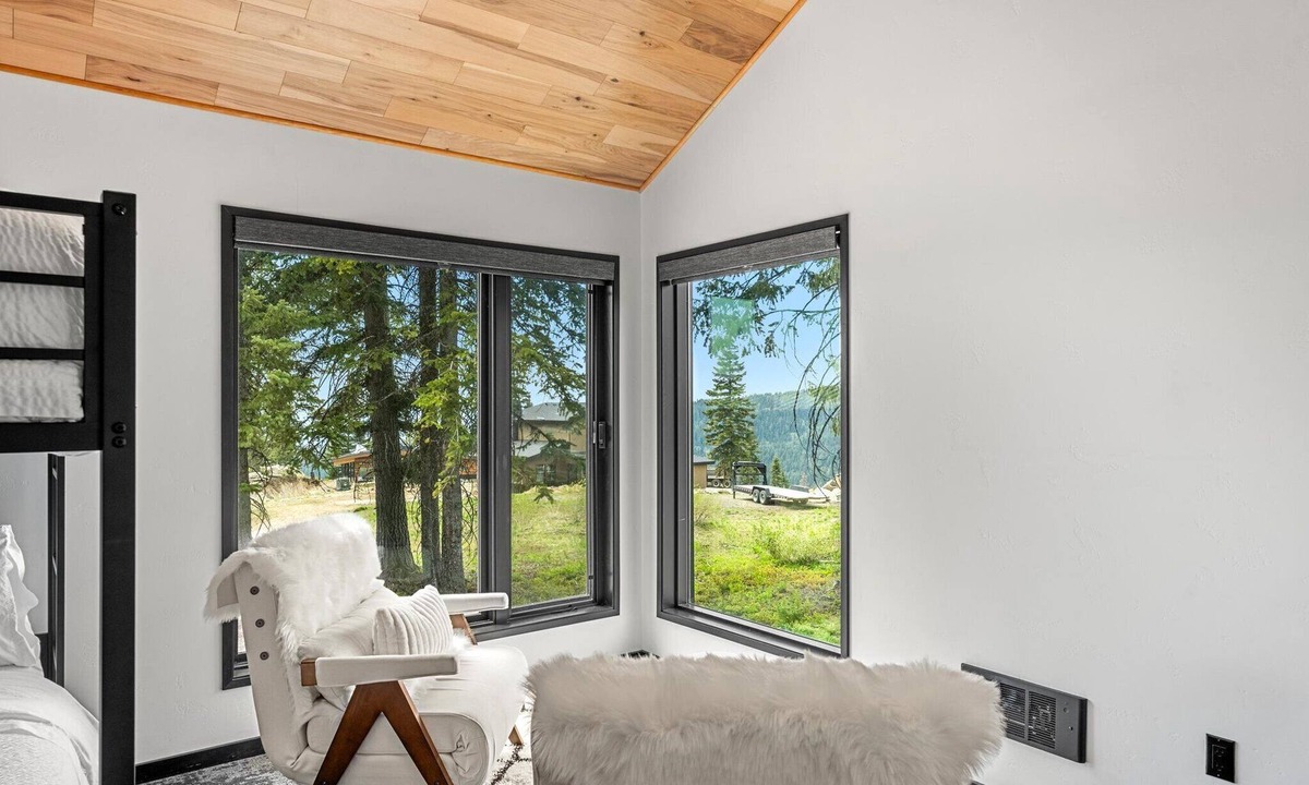 New Meadows Cabin | Brundage Tiny Home · Ski-In/Out · Trails at Your Door