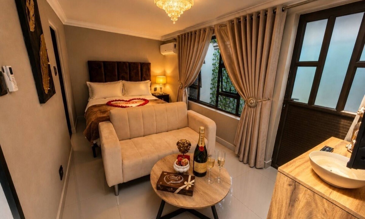 Greater Johannesburg Metropolitan Area House | Bryanston Palms Accommodation