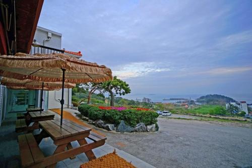 Byeonsan House | Buan Byeonsan Peninsula With Hill Pension