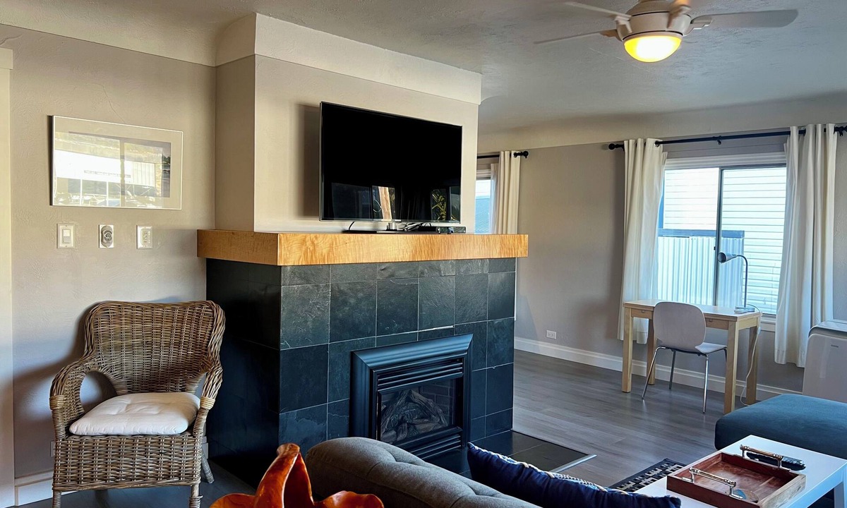 Regional District of Nanaimo Hotel | Buccaneer Inn