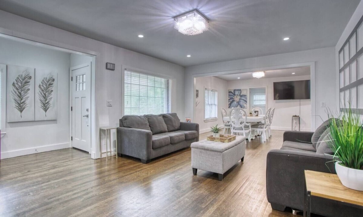 North Buckhead House | Buckhead Chateau Message Now for Summer Special