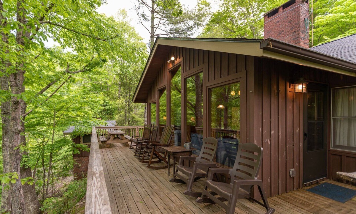 Todd Cabin | Bucky's Hideaway: Gated, private New River access