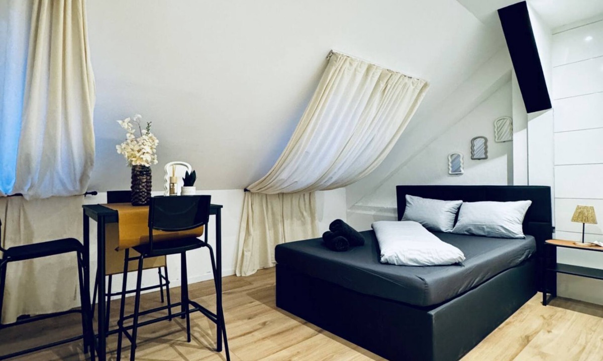 Liesing Apartment | Budget friendly 5BR Apartment | Perfect for Groups