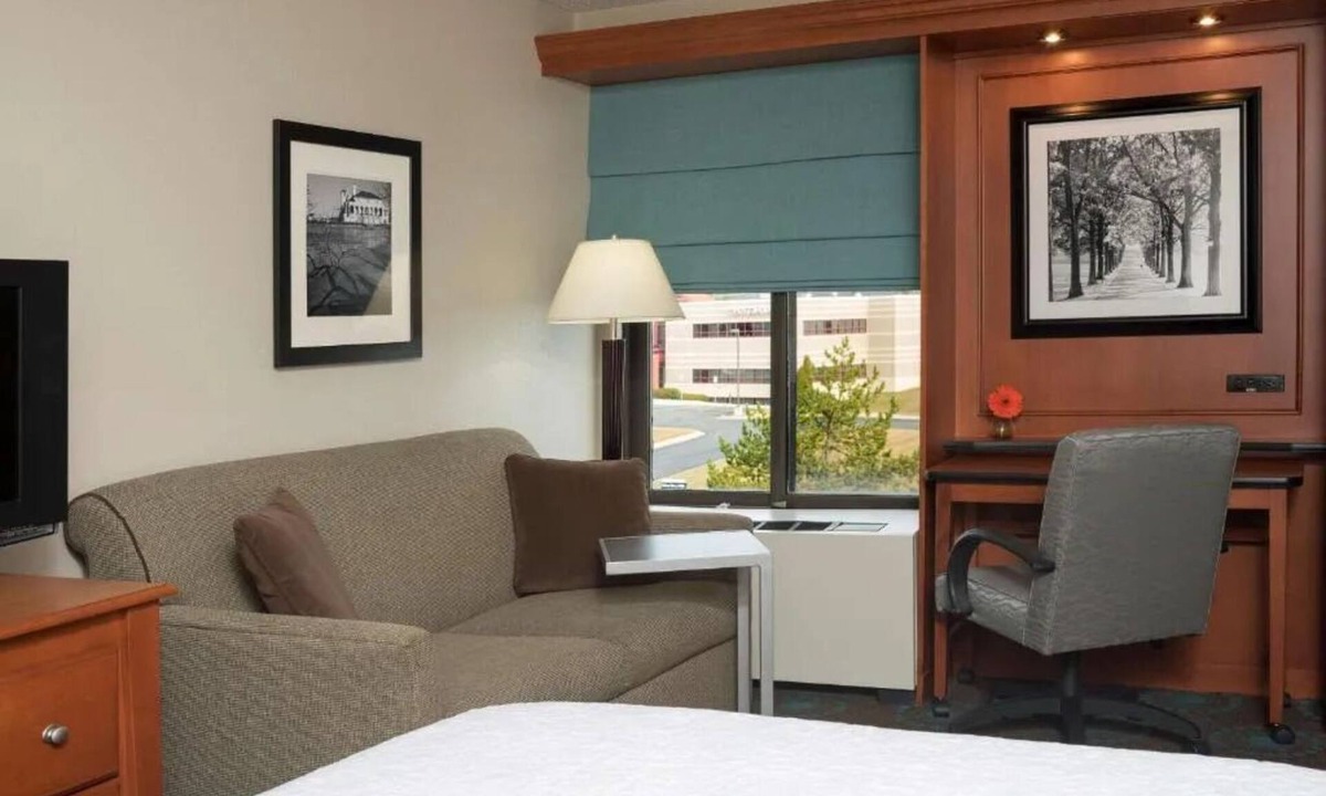 Thurston Hotel | Budget-Friendly Room w/Complimentary Hot Breakfast & Onsite Parking Near the UM