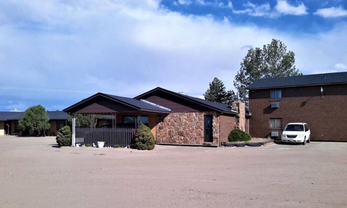 Cheyenne Wells House | Budget-Friendly Accommodations! Free Parking, Pet-Friendly, Near Restaurants