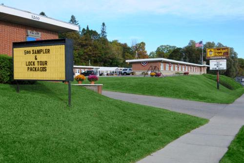 Sault Ste. Marie Hotel | Budget Host Crestview Inn