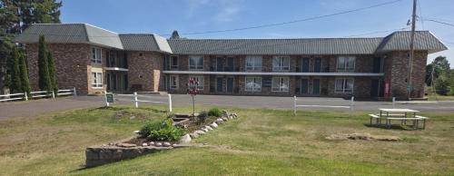 Ironwood Hotel | Budget Host Inn