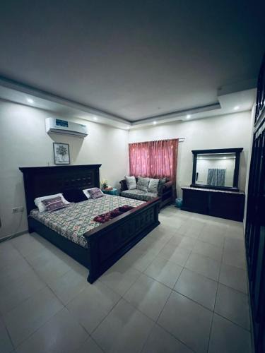 Al Ain House | Budget Hostel Rooms