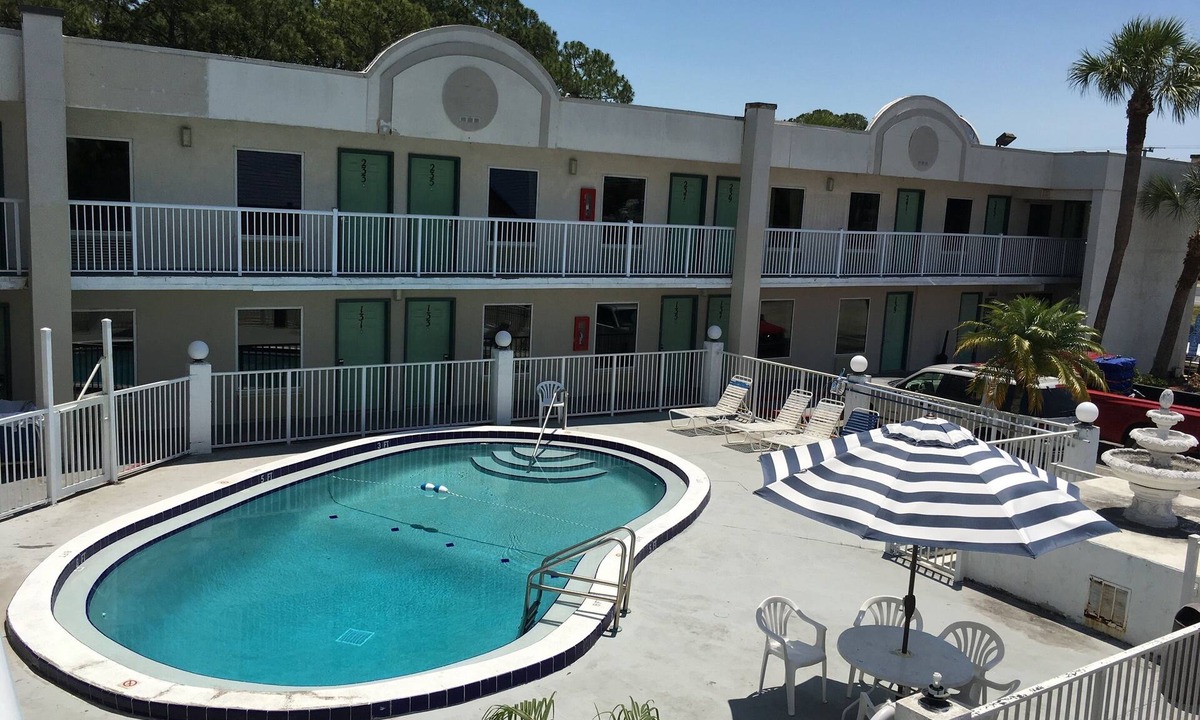 Cocoa West Hotel | Budget Inn Cocoa