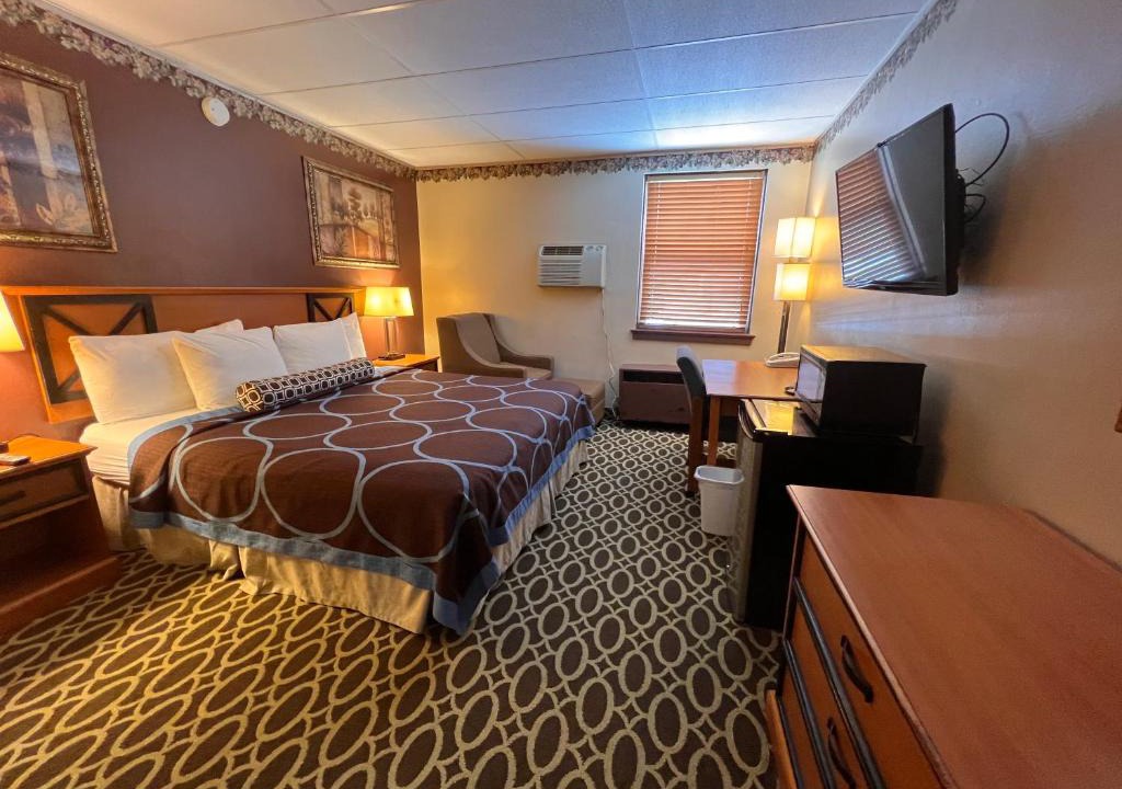 Marinette Hotel | Budget Inn Marinette