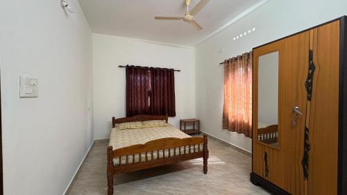 Kolenchery Hotel | Budget Non AC Room beside Kolencherry MOSC Hospital