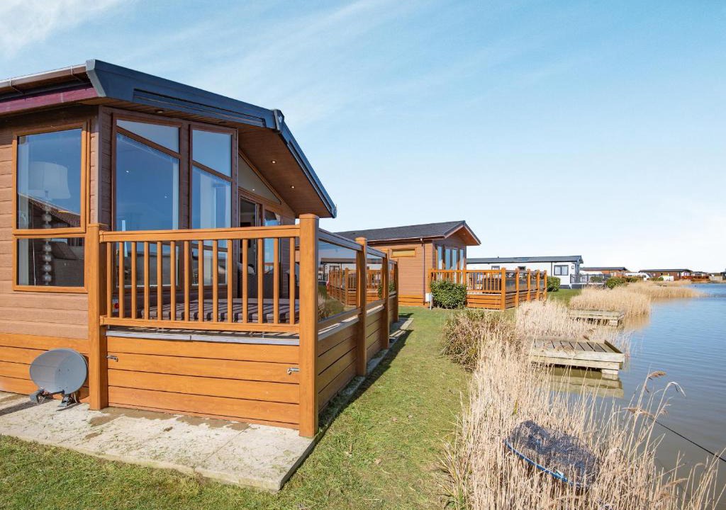 Addlethorpe House | Buff Lake - Uk37725