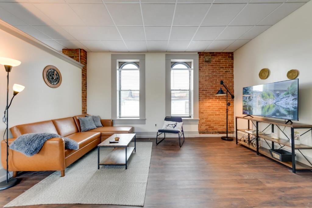Buffalo Apartment | Buffalo Apartment with Balcony 1 Mi to Downtown!