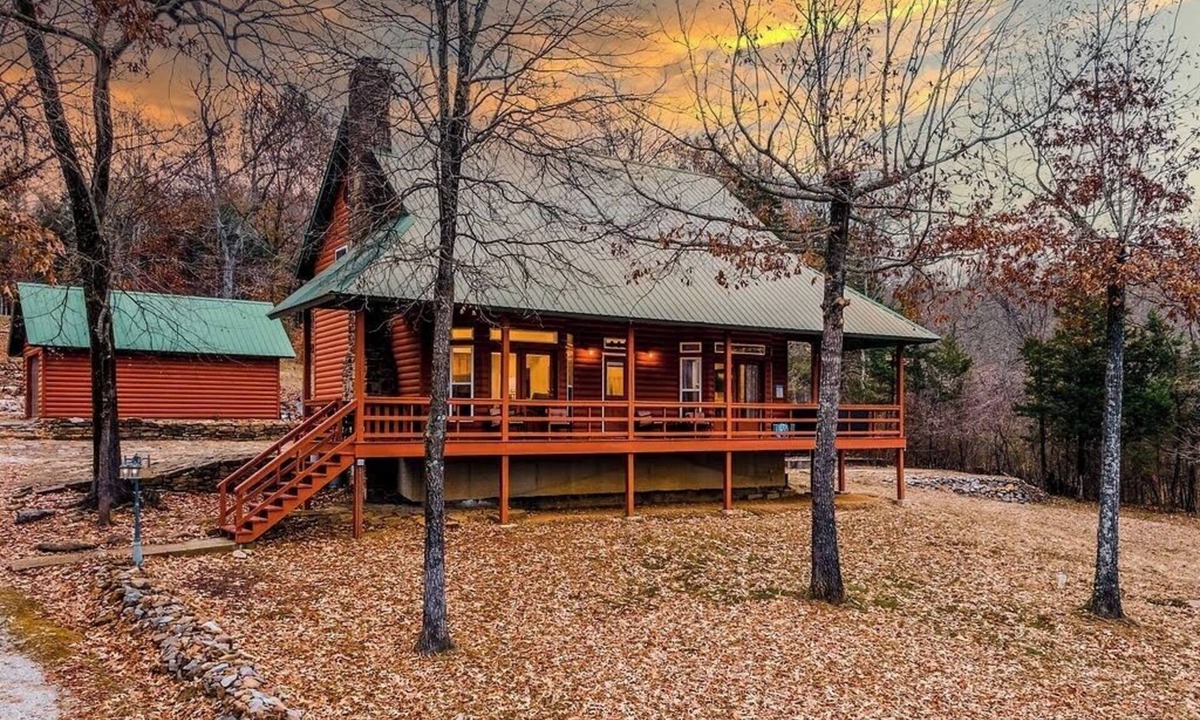 Jasper Cabin | Buffalo River Area FarmHouse Hot Tub Sleeps 14
