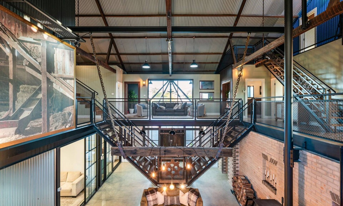 Hinton House | Built in1889, Barn/warehouse conversion, 6m x 3m plunge pool